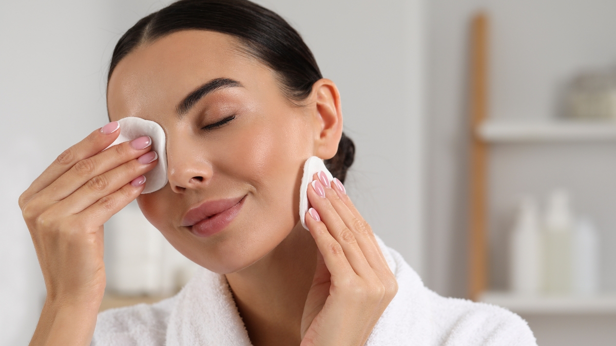 Say Hello to Smoother Nighttime Cleansing With the Neutrogena Makeup Remover Wipes
